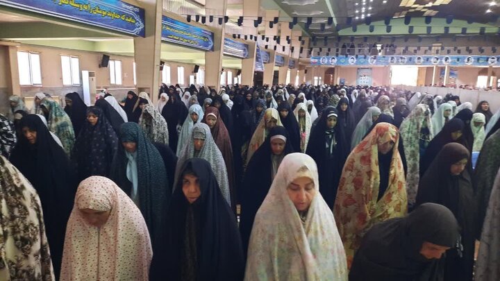 تصاویر/اقامه نماز عبادی سیاسی جمعه در خمین