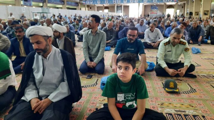 تصاویر/اقامه نماز عبادی سیاسی جمعه در خمین
