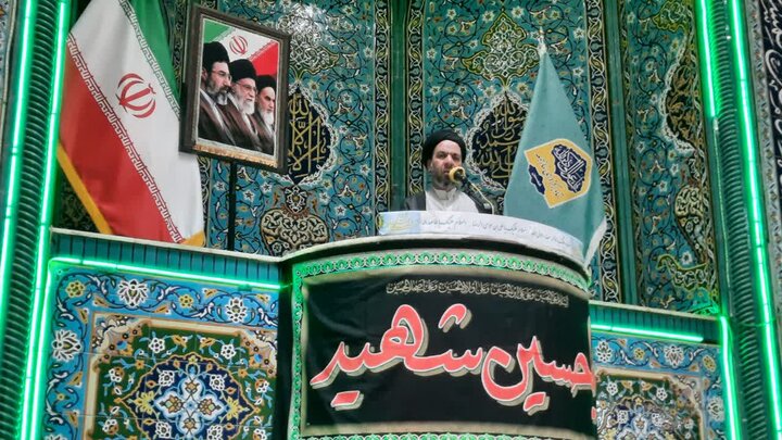 تصاویر/اقامه نماز عبادی سیاسی جمعه در خمین