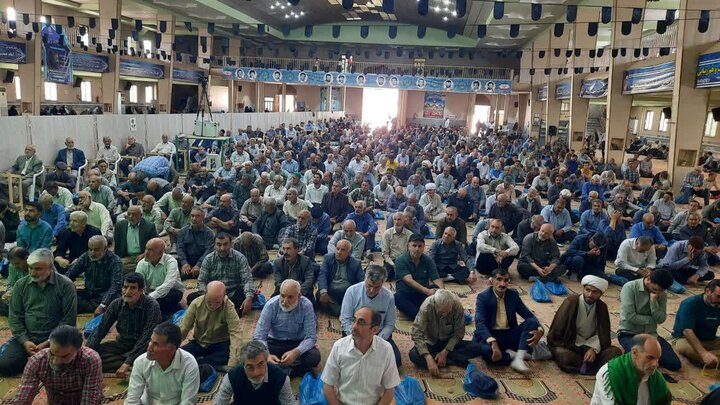 تصاویر/اقامه نماز عبادی سیاسی جمعه در خمین