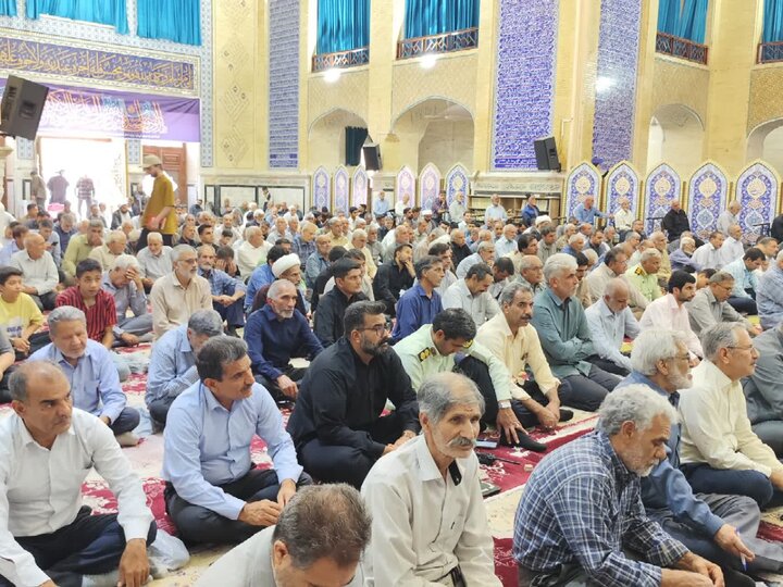 تصاویر/ اقامه نمازجمعه شهر بم