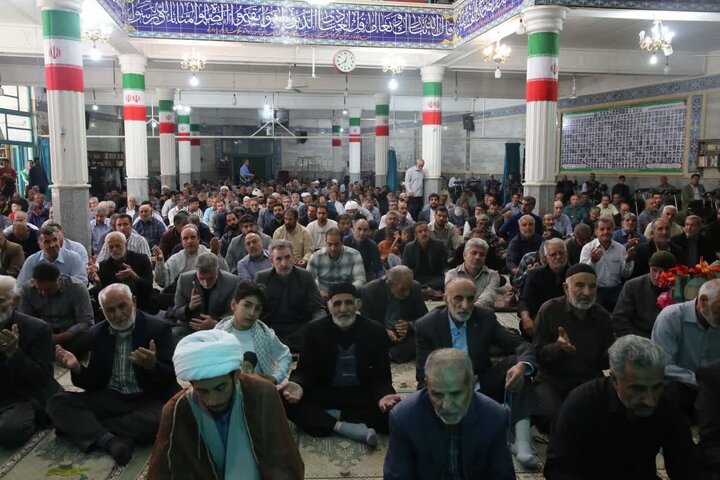 تصاویر / اقامه نماز جمعه در مصلی های سراسر استان همدان