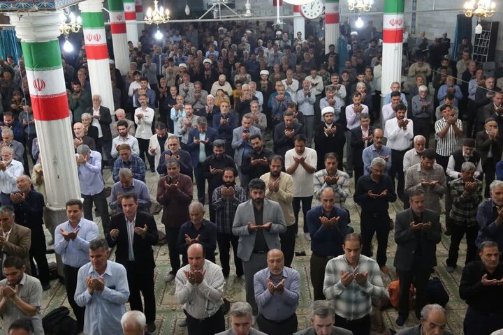 تصاویر / اقامه نماز جمعه در مصلی های سراسر استان همدان