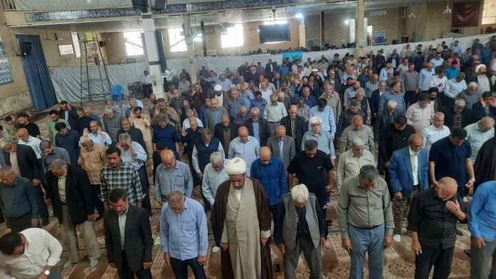 تصاویر / اقامه نماز جمعه در مصلی های سراسر استان همدان