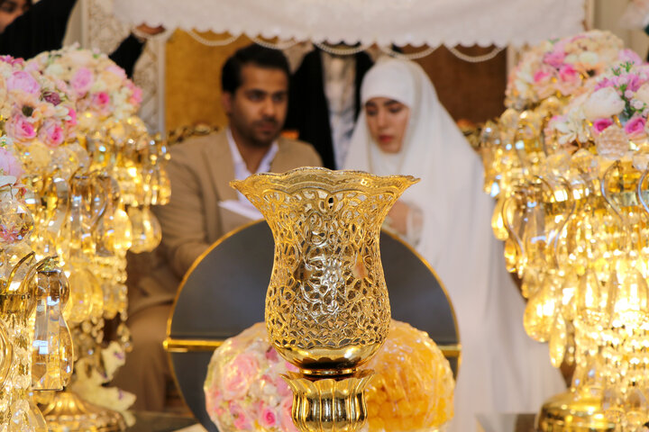 آغاز پیوند مقدس ازدواج زوج‌های جوان در حریم کبریایی کریمه اهل‌بیت(س)