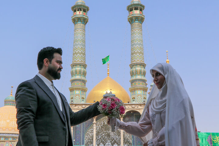 آغاز پیوند مقدس ازدواج زوج‌های جوان در حریم کبریایی کریمه اهل‌بیت(س)