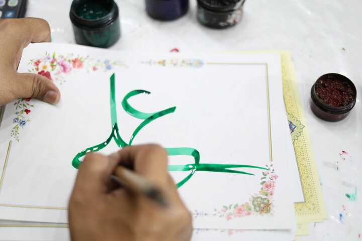 استقبال زائران حرم بانوی کرامت از نمایشگاه غدیر در شب عید الله الاکبر
