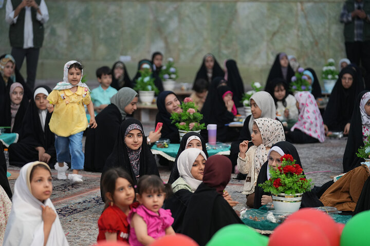 برپایی جشن عید غدیر ویژه کودکان در حرم بانوی کرامت