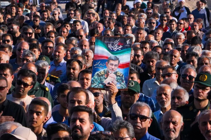 تصاویر/ تشییع شهید کریمی در تنگستان