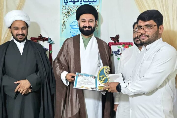 تشکل فرہنگی و تبلیغی نجم الولایہ کی طرف سے محفل انس با قرآن کا اہتمام / اختتامی تقریب میں اسنادِ تقدیر اور یادگاری تحائف سے حوصلہ افزائی