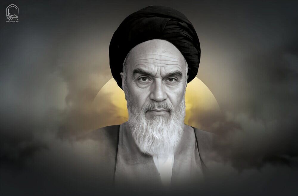 امام خمینی(ره) اندیشه توحیدی را از کتاب‌ها به متن جامعه آورد