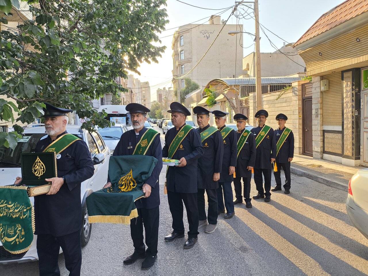 خادمان حرم حضرت احمدبنموسیالکاظم(ع) با خانواده شهید بهاءالدینی دیدار کردند + تصاویر