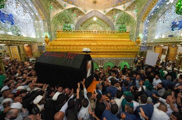 تصاویر/ تشییع پیکر مرحوم آیت الله العظمی اسحاق فیاض در حرم حضرت امیرالمومنین علی (علیه السلام)