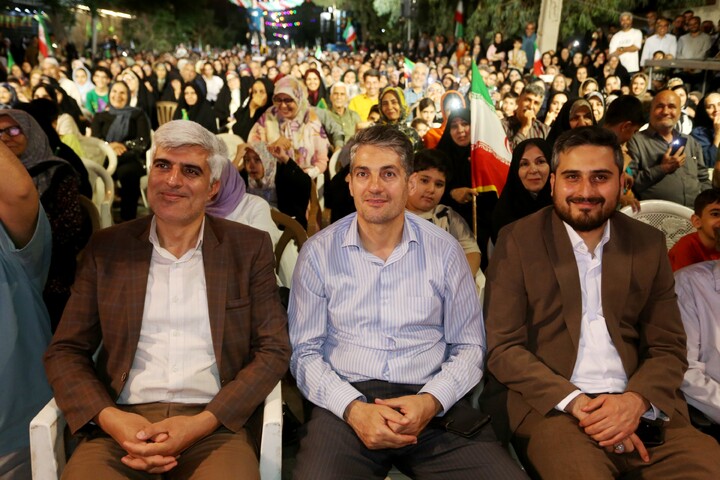 تصاویر/ نود و هفتمین شب حماسه حضور اصفهانی‌ها در خیابان‌ها و میدان‌های شهر