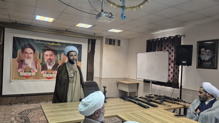 تصاویر/ آموزش نظامی استادان مدرسه علمیه آیت‌الله مصطفوی(ره)
