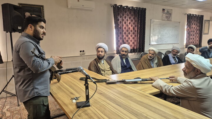 تصاویر/ آموزش نظامی استادان مدرسه علمیه آیت‌الله مصطفوی(ره)