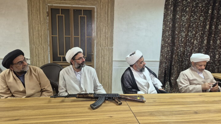 تصاویر/ آموزش نظامی استادان مدرسه علمیه آیت‌الله مصطفوی(ره)