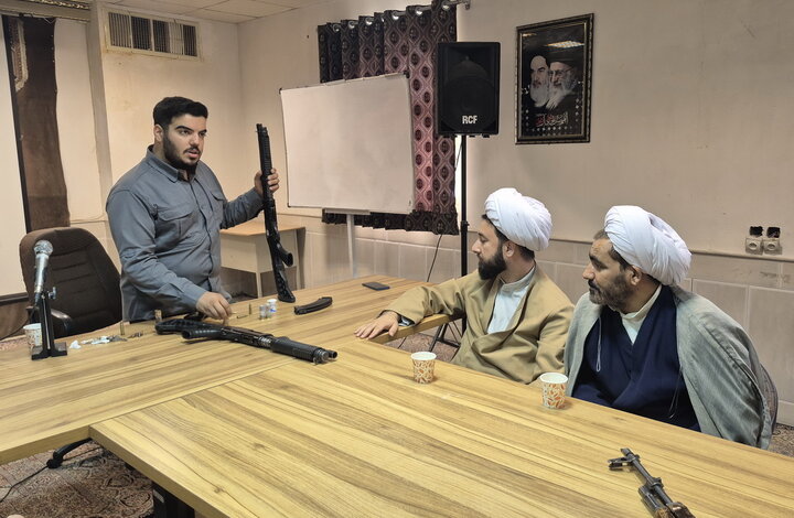 تصاویر/ آموزش نظامی استادان مدرسه علمیه آیت‌الله مصطفوی(ره)