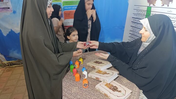 تصاویر/ فعالیت مدرسه علمیه نرجسیه سیرجان در ایام عید غدیر