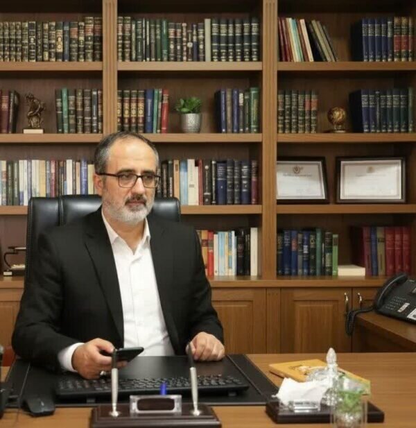 آثار مرکز نشر هاجر در میان ۱۰ کتاب پرفروش نمایشگاه کتاب کشور/ فتح سکوهای برتر نمایشگاه توسط کتاب‌های احکام ‌