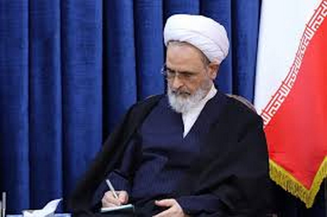 Ayatullah A'rafi Apongeza Ushiriki wa Marajii wa Taqlid, Wanazuoni wa Dini, Hususan Wananchi wa Tehran na Qum katika Mazishi ya Mamilioni ya Kiongozi Shahidi