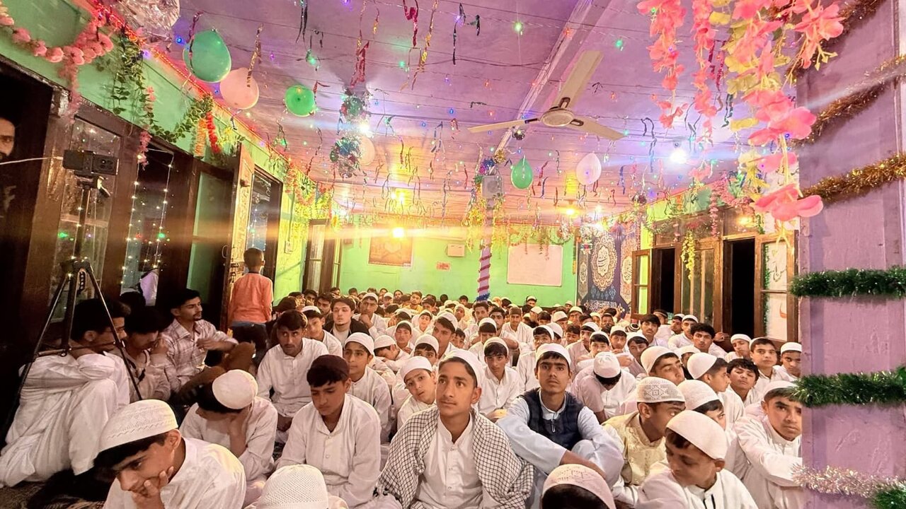 حوزہ علمیہ امام ہادیؑ نور خواہ اوڑی کشمیر میں عظیم الشان جشنِ عیدِ غدیر+تصاویر