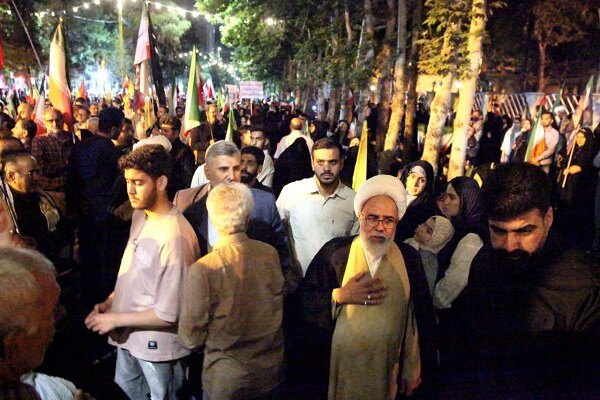 اقامه نماز استغاثه توسط نماینده ولی‌فقیه در کرمانشاه در اجتماع «نحن منتقمون+تصاویر