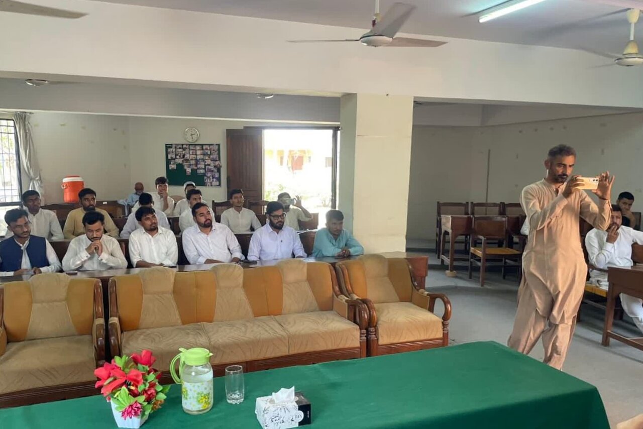 جامعۃ المصطفیٰ کراچی کے اسکالرز کا الدعوۃ اکیڈمی کراچی کا علمی دورہ