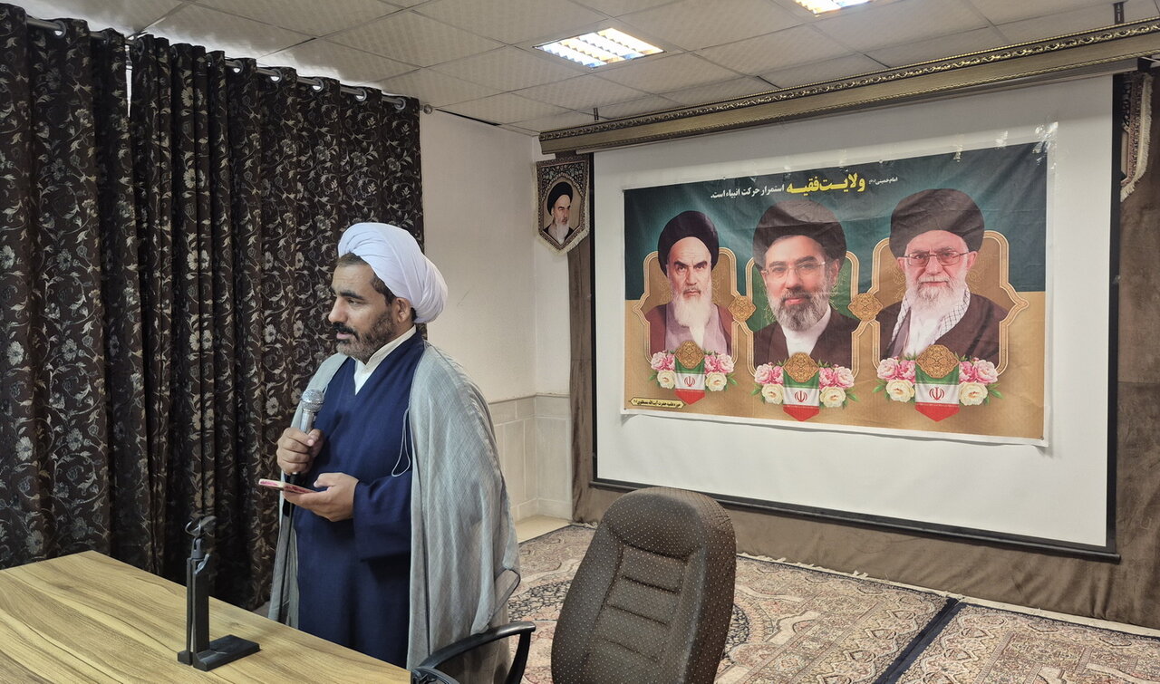 اساتید مدرسه علمیه آیت‌الله مصطفوی(ره) کاشان آموزش نظامی را فرا گرفتند