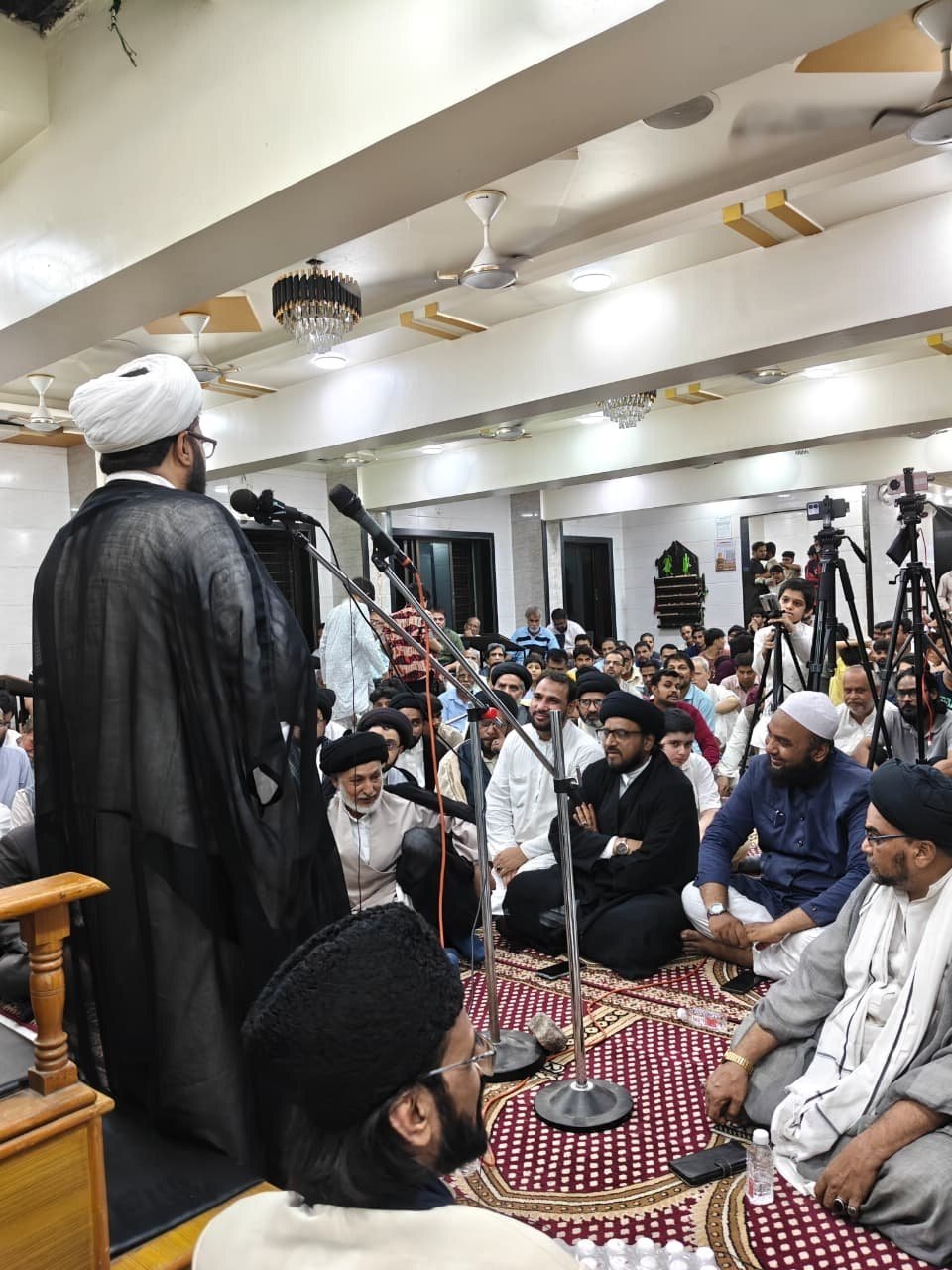 फ़ोटो / मुंबई में इमाम ख़ुमैनी (र) और ईरानी शहीदों की याद में कार्यक्रम आयोजित