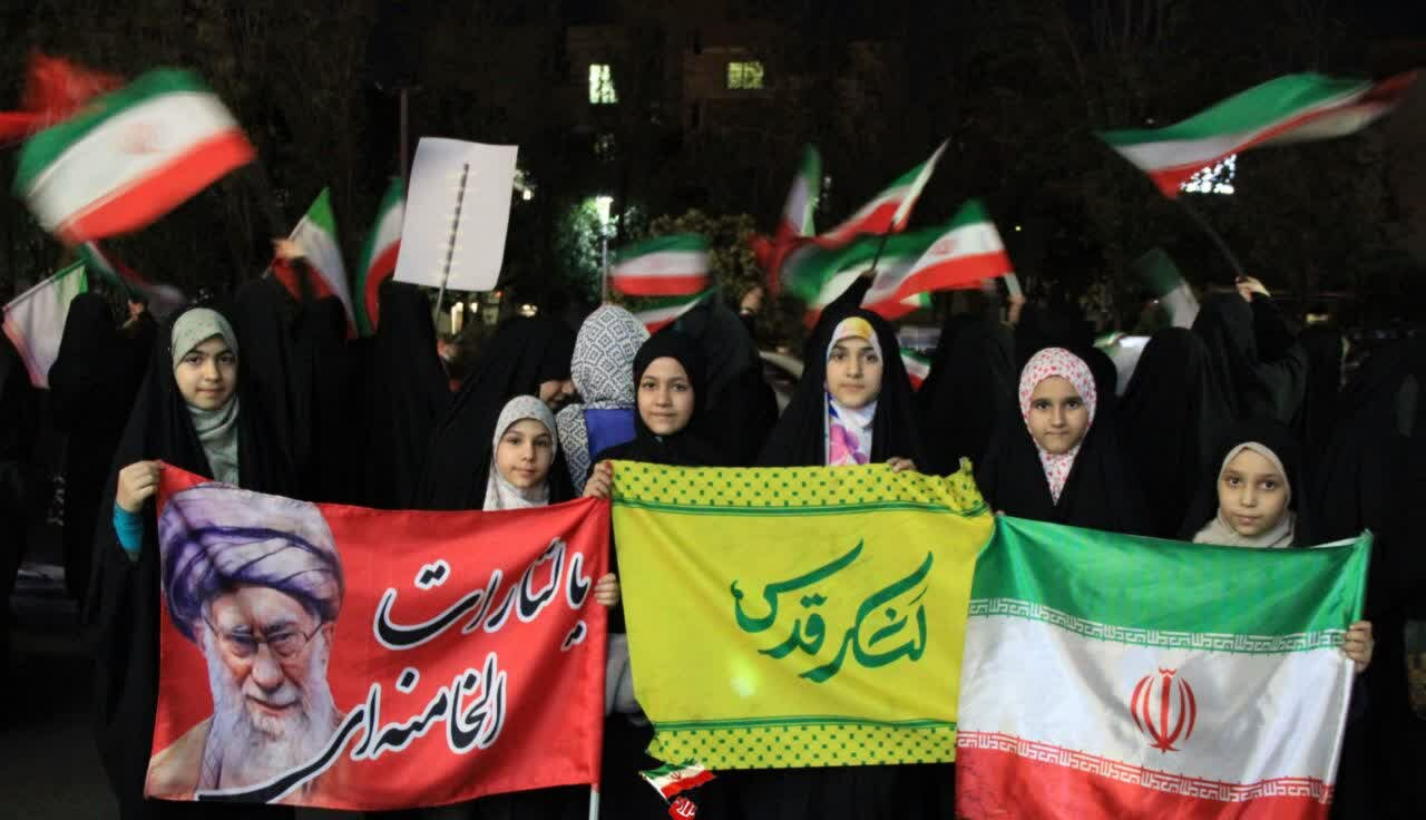 تصاویر/ اجتماع پر شور مردم مجیدیه تهران در دفاع از انقلاب و کشور