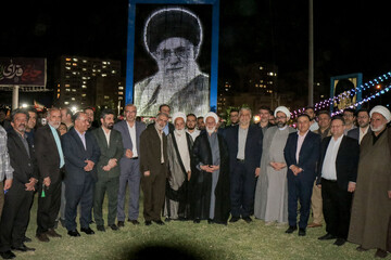 تصاویر/ رونمایی از بزرگ‌ترین تمثال قائد شهید آیت‌الله العظمی سیدعلی حسینی خامنه‌ای (ره)