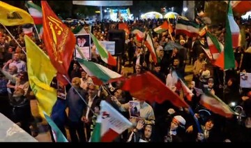فیلم| شور بی‌پایان مجاهدان دلفانی در حماسه خیابان موج ۹۸