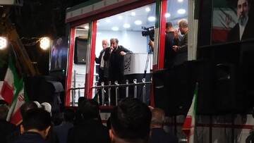 تصاویر / برپایی موکب فرهنگی خدماتی «قائدالشهید» در میدان ساعت تبریز