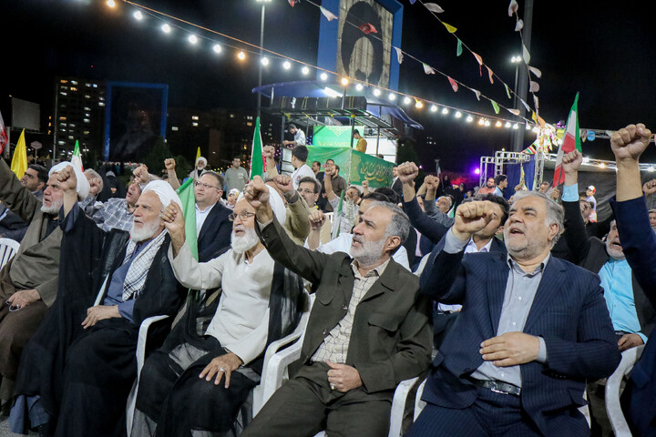 تصاویر/ رونمایی از بزرگ‌ترین تمثال قائد شهید حضرت آیت‌الله العظمی سیدعلی حسینی خامنه‌ای قدس سره