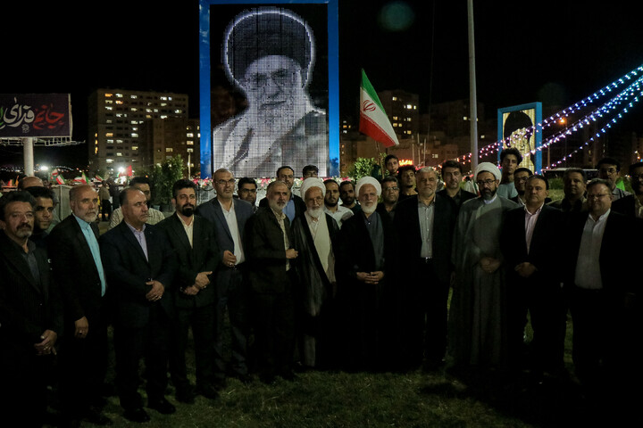 تصاویر/ رونمایی از بزرگ‌ترین تمثال قائد شهید حضرت آیت‌الله العظمی سیدعلی حسینی خامنه‌ای قدس سره