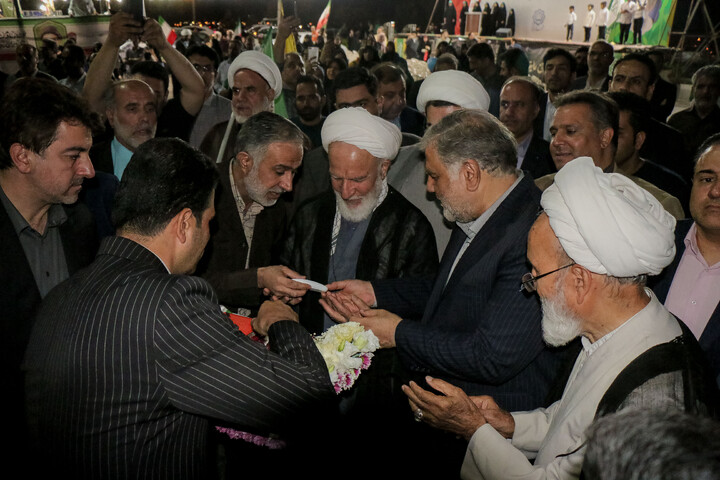 تصاویر/ رونمایی از بزرگ‌ترین تمثال قائد شهید حضرت آیت‌الله العظمی سیدعلی حسینی خامنه‌ای قدس سره