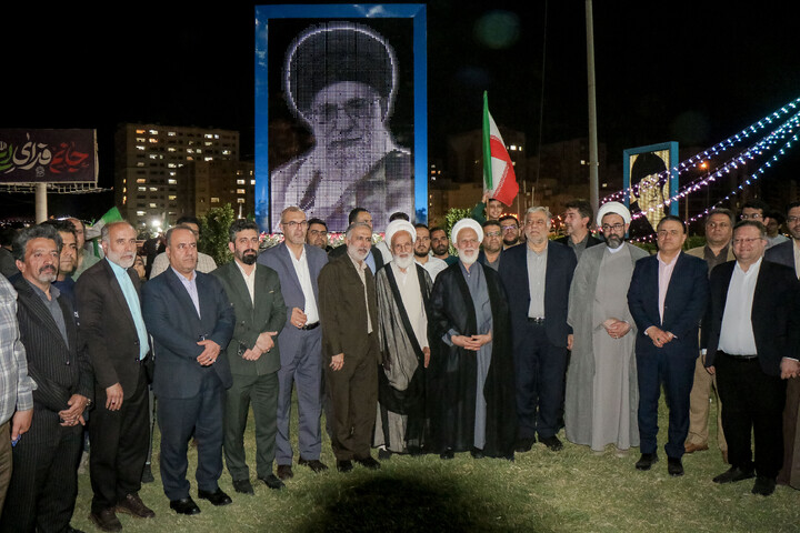 تصاویر/ رونمایی از بزرگ‌ترین تمثال قائد شهید حضرت آیت‌الله العظمی سیدعلی حسینی خامنه‌ای قدس سره