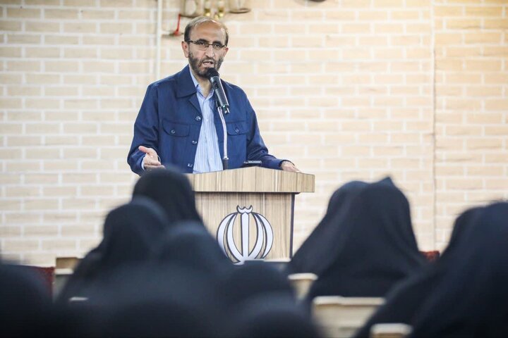 تصاویر / نشست خادمین ستاد نماز جمعه قزوین با نماینده ولی فقیه در استان وامام جمعه قزوین