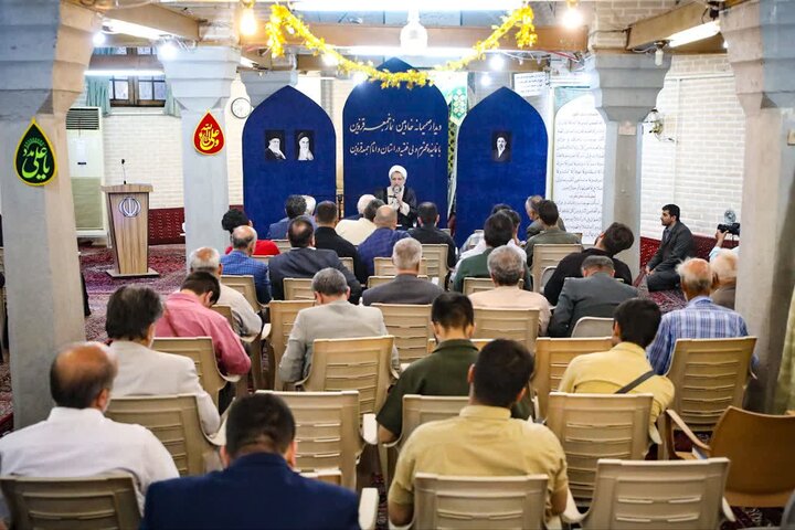 تصاویر / نشست خادمین ستاد نماز جمعه قزوین با نماینده ولی فقیه در استان وامام جمعه قزوین
