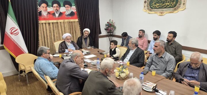 تصاویر / دیدار مسئولین هیات های مذهبی با امام جمعه شهرستان آبیک
