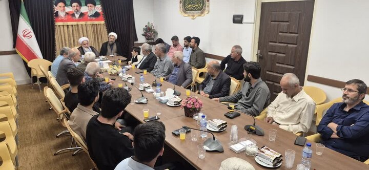 تصاویر / دیدار مسئولین هیات های مذهبی با امام جمعه شهرستان آبیک
