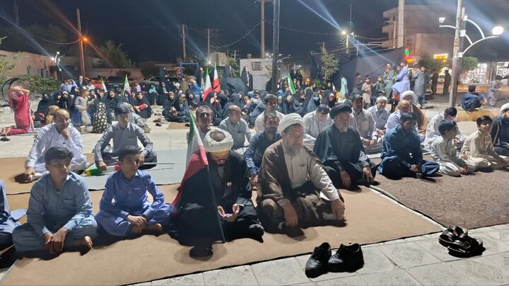 تصاویر/ شور انقلابی و معنوی در اجتماع شبانه مردم شهرستان دلگان