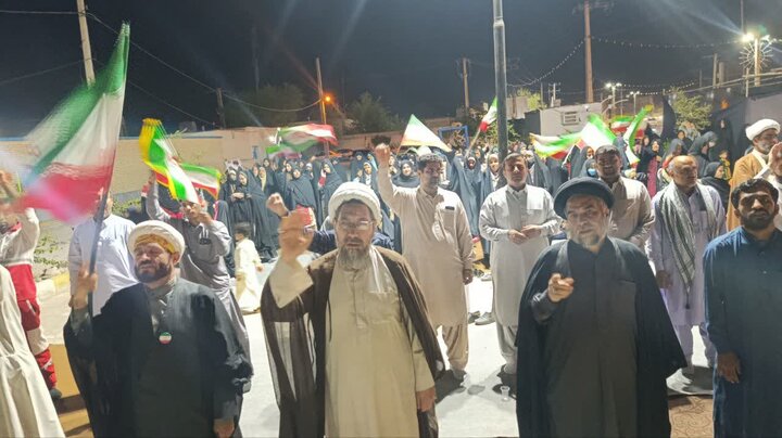 تصاویر/ شور انقلابی و معنوی در اجتماع شبانه مردم شهرستان دلگان
