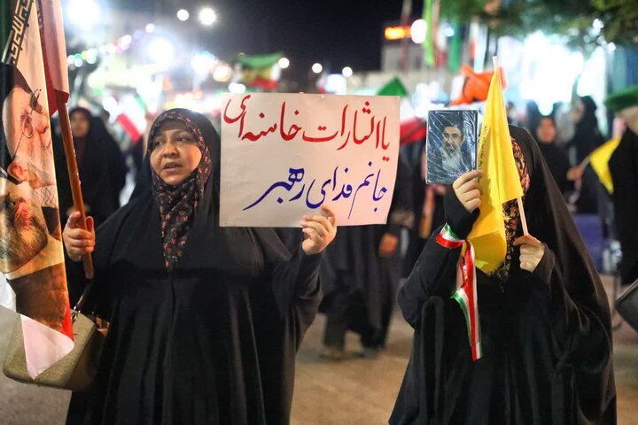 تصاویر/ اجتماع مردمی «شب‌های اقتدار» در معراج الشهدای میدان سعدی
