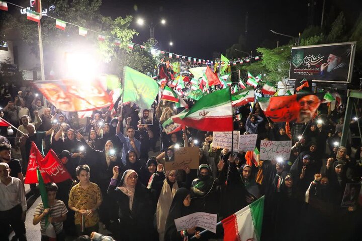 تصاویر/ اجتماع مردمی «شب‌های اقتدار» در معراج الشهدای میدان سعدی