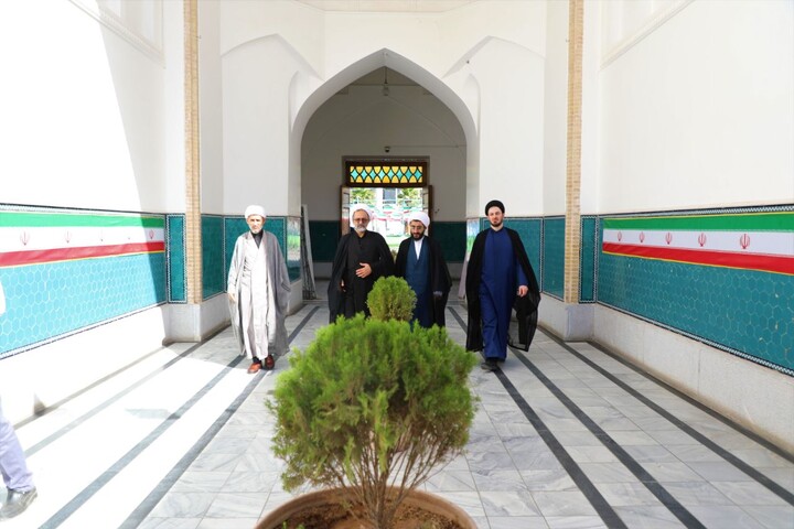تصاویر/ تشرف قائم مقام قرارگاه‌ جنگ ترکیبی بلاغ مبین کشور به حرم امام زاده جعفر عليه السلام یزد