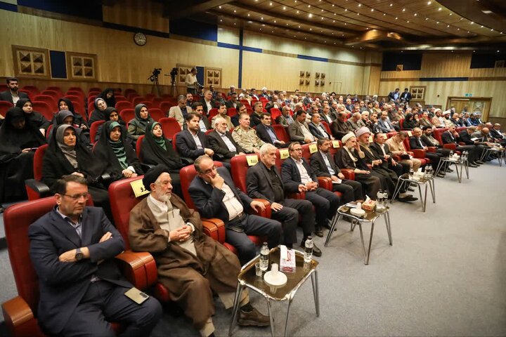 تصاویر / جلسه شورای اداری استان قزوین با حضور نماینده ولی فقیه در استان وامام جمعه قزوین برگزار شد