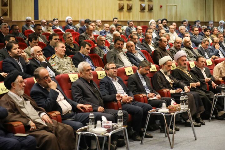 تصاویر / جلسه شورای اداری استان قزوین با حضور نماینده ولی فقیه در استان وامام جمعه قزوین برگزار شد