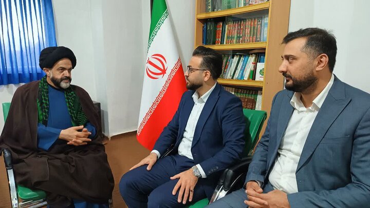 تصاویر/ دیدارهای عمومی مردم و مسئولان با امام جمعه شهرستان چالوس